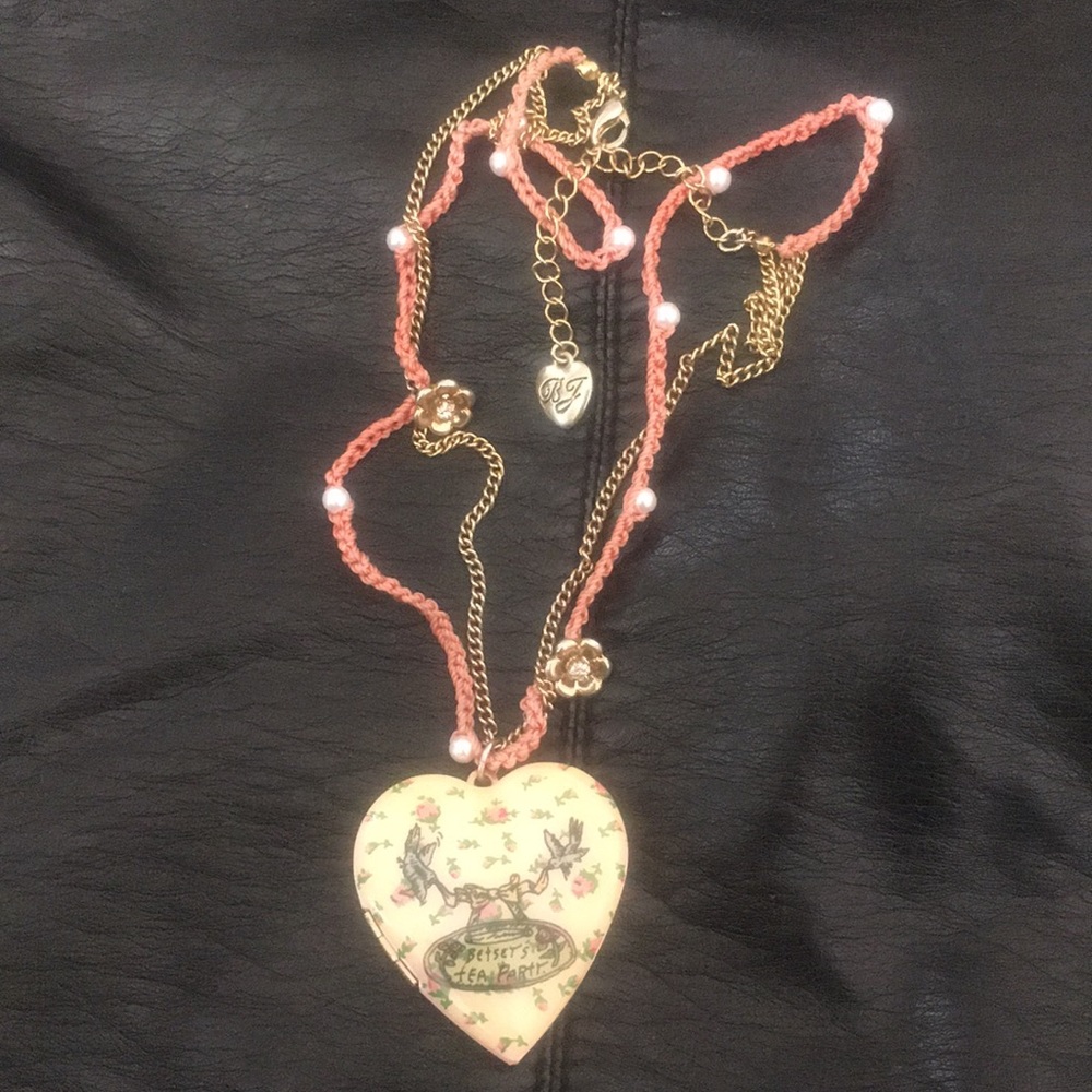 Betsey johnson Tea party necklace ☕️